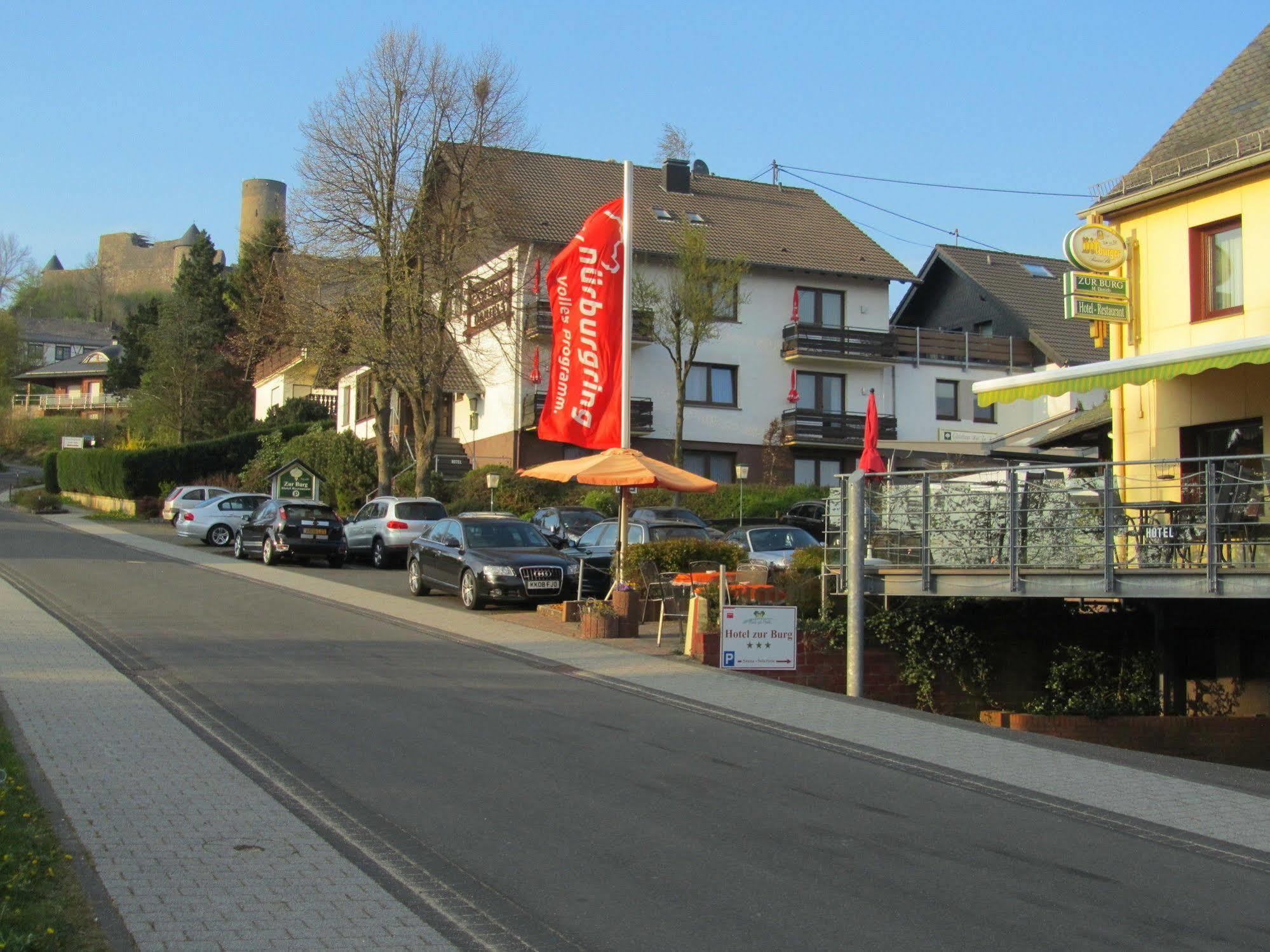 Hotel Zur Burg Nuerburg Exterior photo